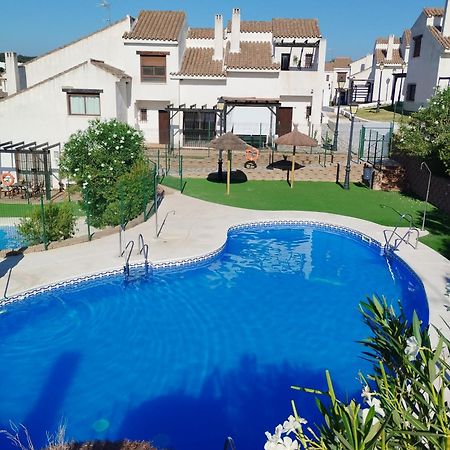 Suite En Sierramagna, Piscina Abierta El Ronquillo Esterno foto