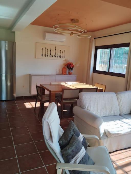 Suite En Sierramagna, Piscina Abierta El Ronquillo Esterno foto