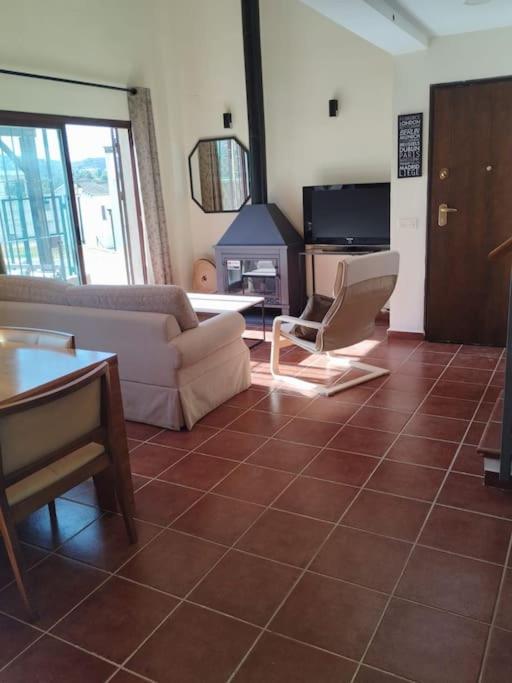 Suite En Sierramagna, Piscina Abierta El Ronquillo Esterno foto