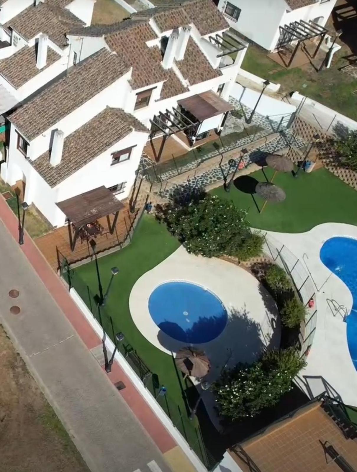 Suite En Sierramagna, Piscina Abierta El Ronquillo Esterno foto