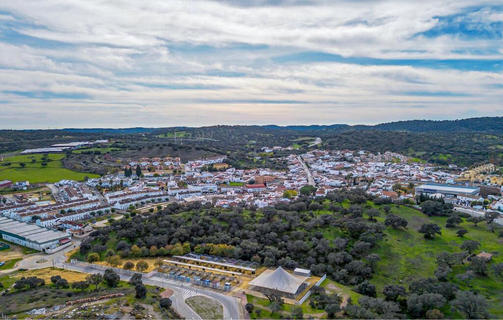 Suite En Sierramagna, Piscina Abierta El Ronquillo Esterno foto